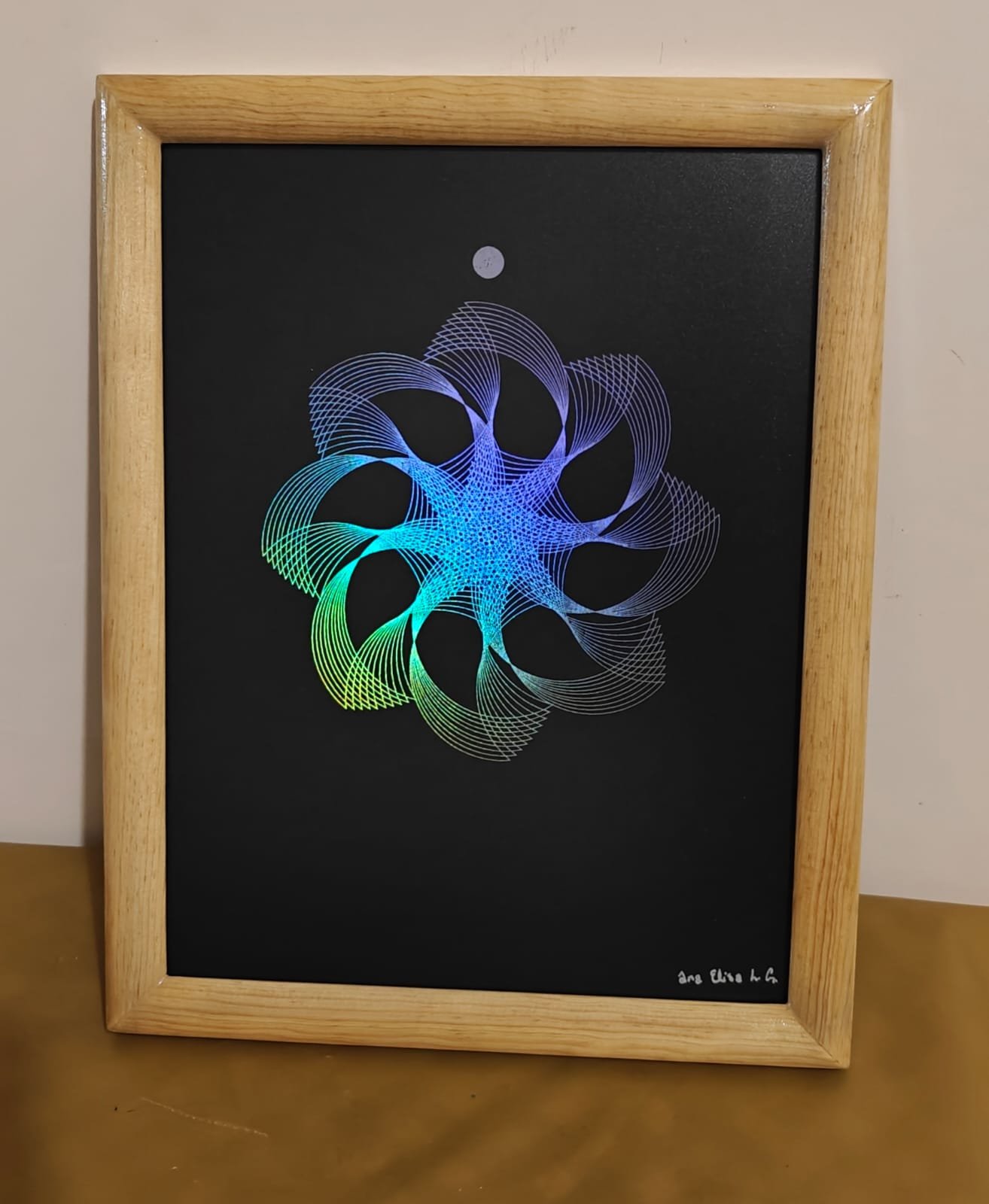 Cuadro de geometría personalizada en tinta holográfica